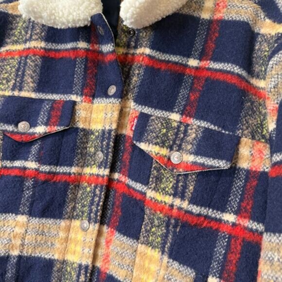 Levi's Women's Wool Trucker Jacket Plaid Red Blue Sherpa Snap Small - Picture 3 of 8